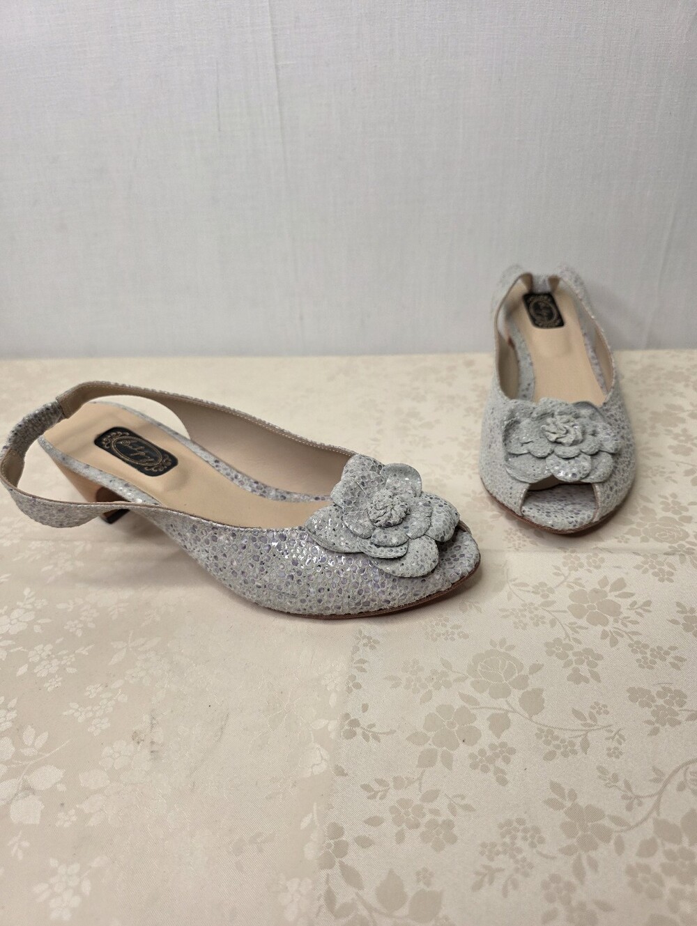 Salpy Handcrafted Leather Peep Toe Slingback Wooden Kitten Heels Silver Grey 7.5